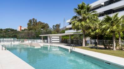 Stunning flat with pool and padel in Wellingtonia by Costarentals - M4