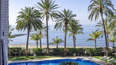 Sea promenade apartment in Marbella M27