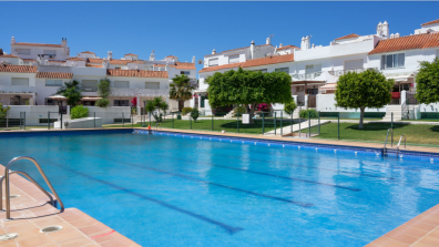 Holiday Homes with a Swimming Pool